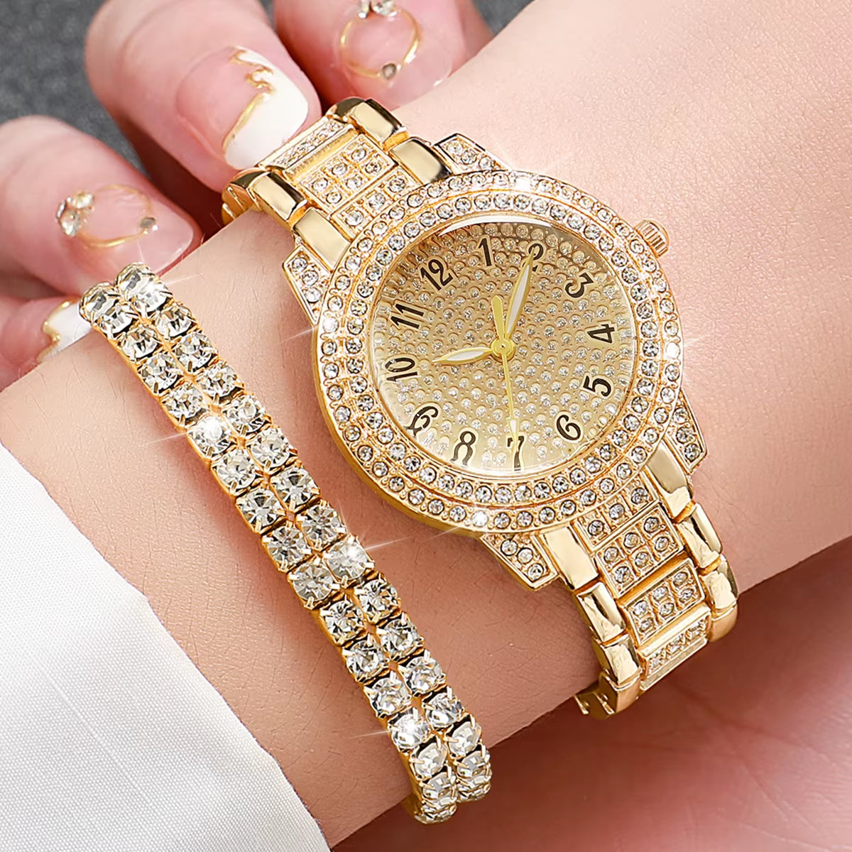 6PCS Fashion Full Diamond Women’s Watch Set with a gold steel band and sparkling bracelet.