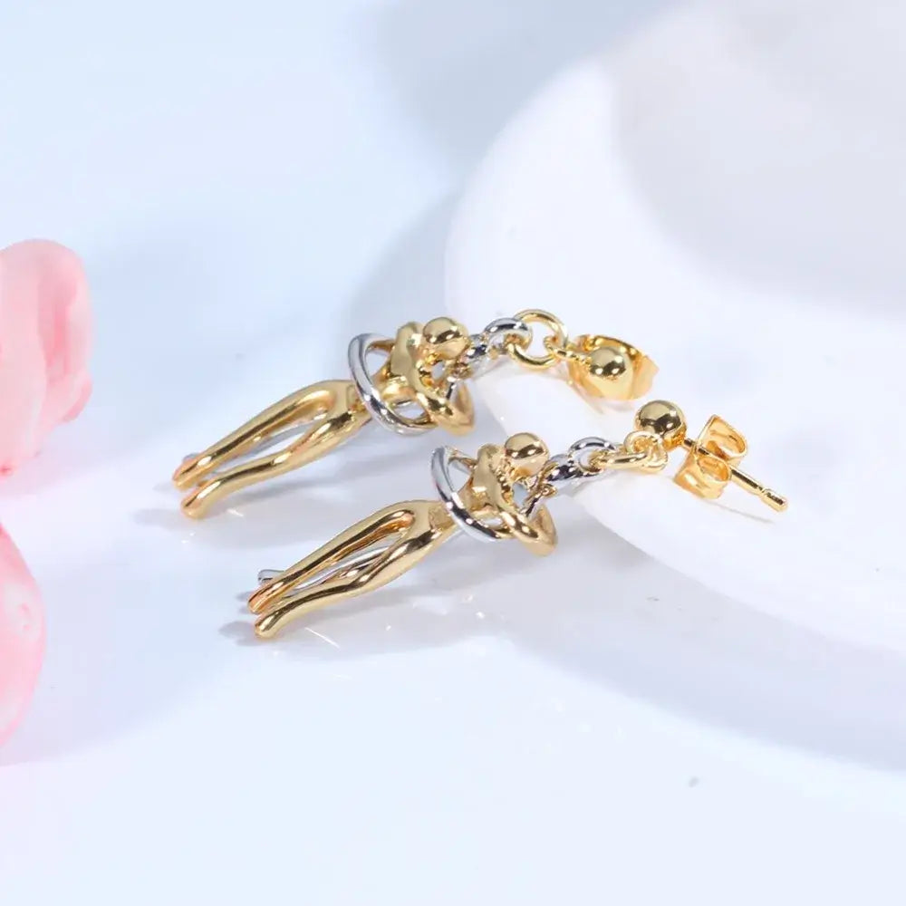 14K Gold Plated Embrace Jewelry Set pendant close-up