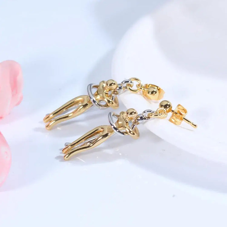 14K Gold Plated Embrace Jewelry Set pendant close-up